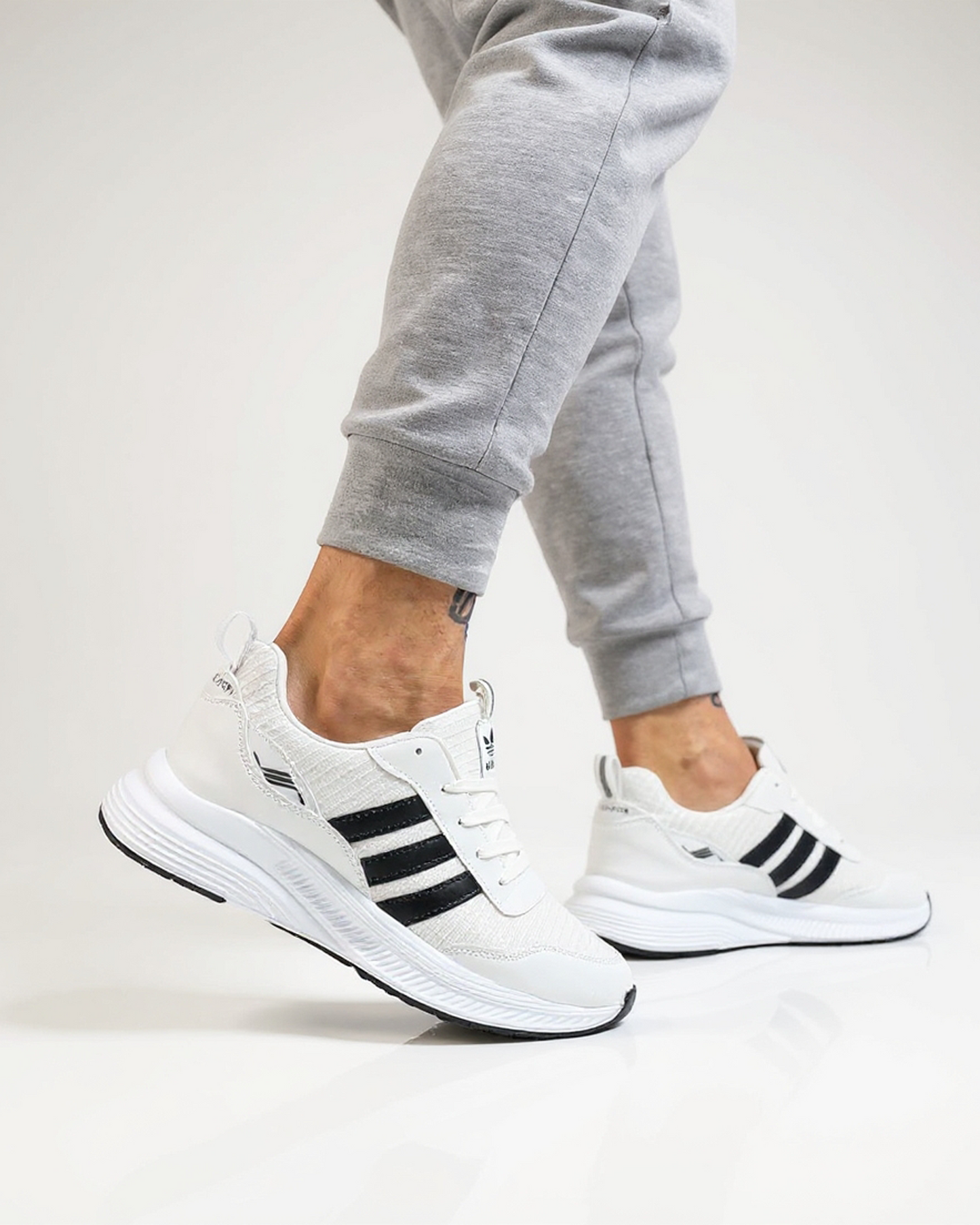 Adidasi AD-03 Alb Negru